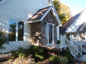 Stone veneer on front entrance creates great curb appeal