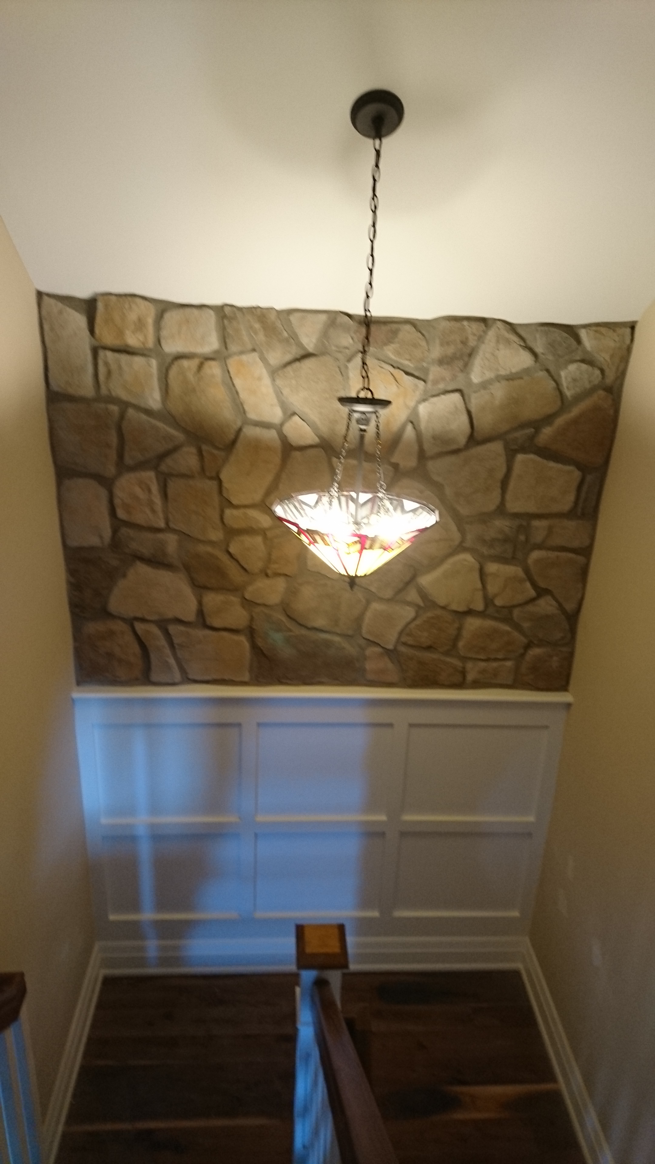 Interior wall containing Aspen cultured stone.