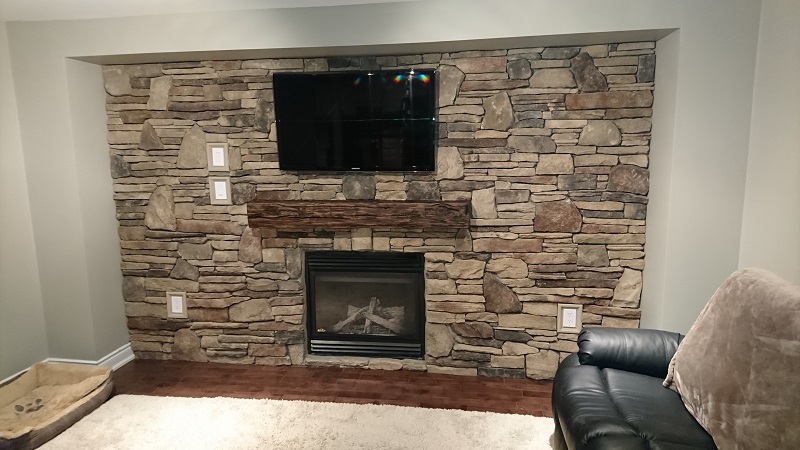 Stone veneer blend on accent wall